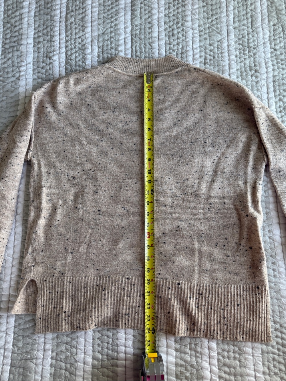Evereve Speckled Beige V-Neck Sweater, Size Medium - Picture 5 of 6
